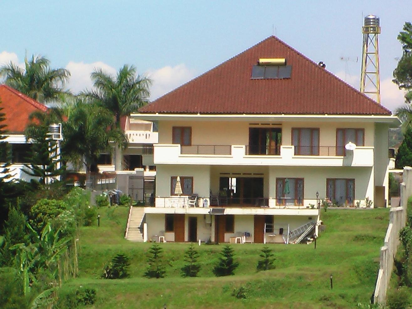 Puri Bernadi Guest House Lembang Eksteriør bilde