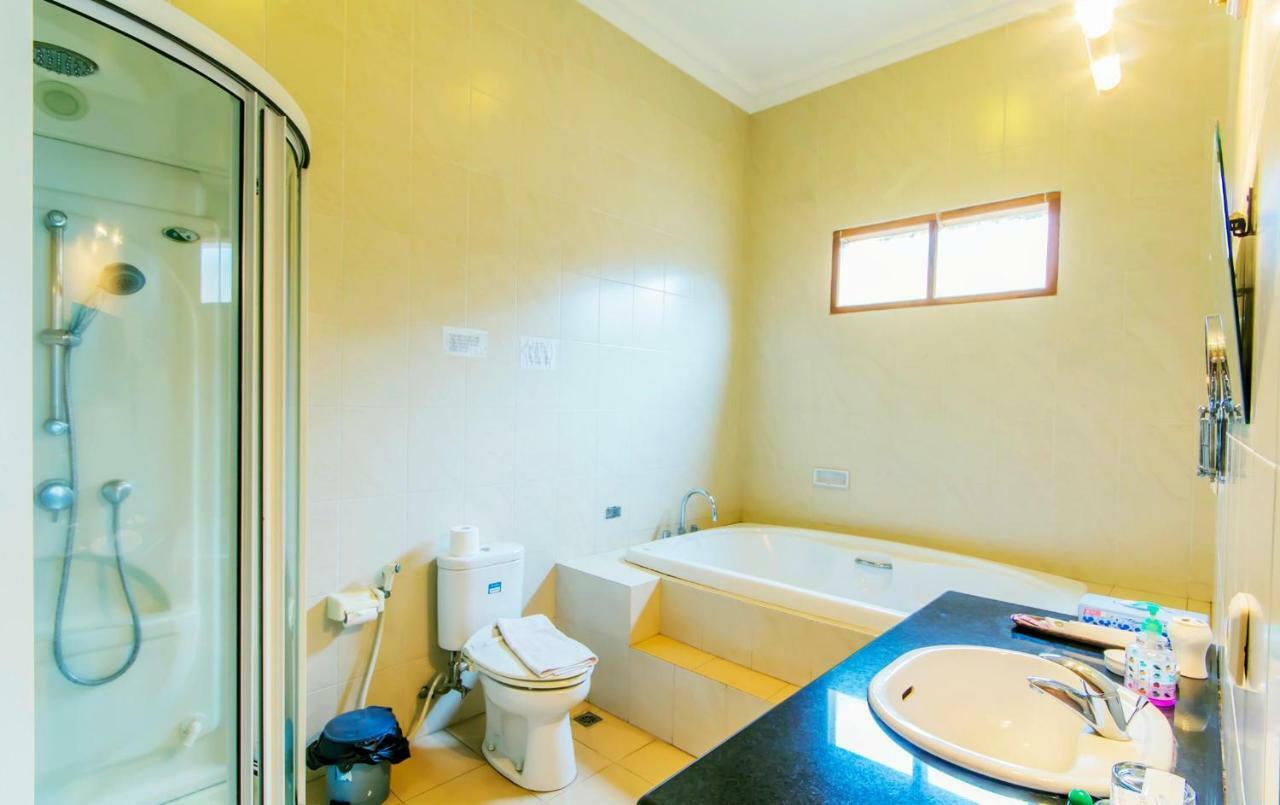 Puri Bernadi Guest House Lembang Eksteriør bilde
