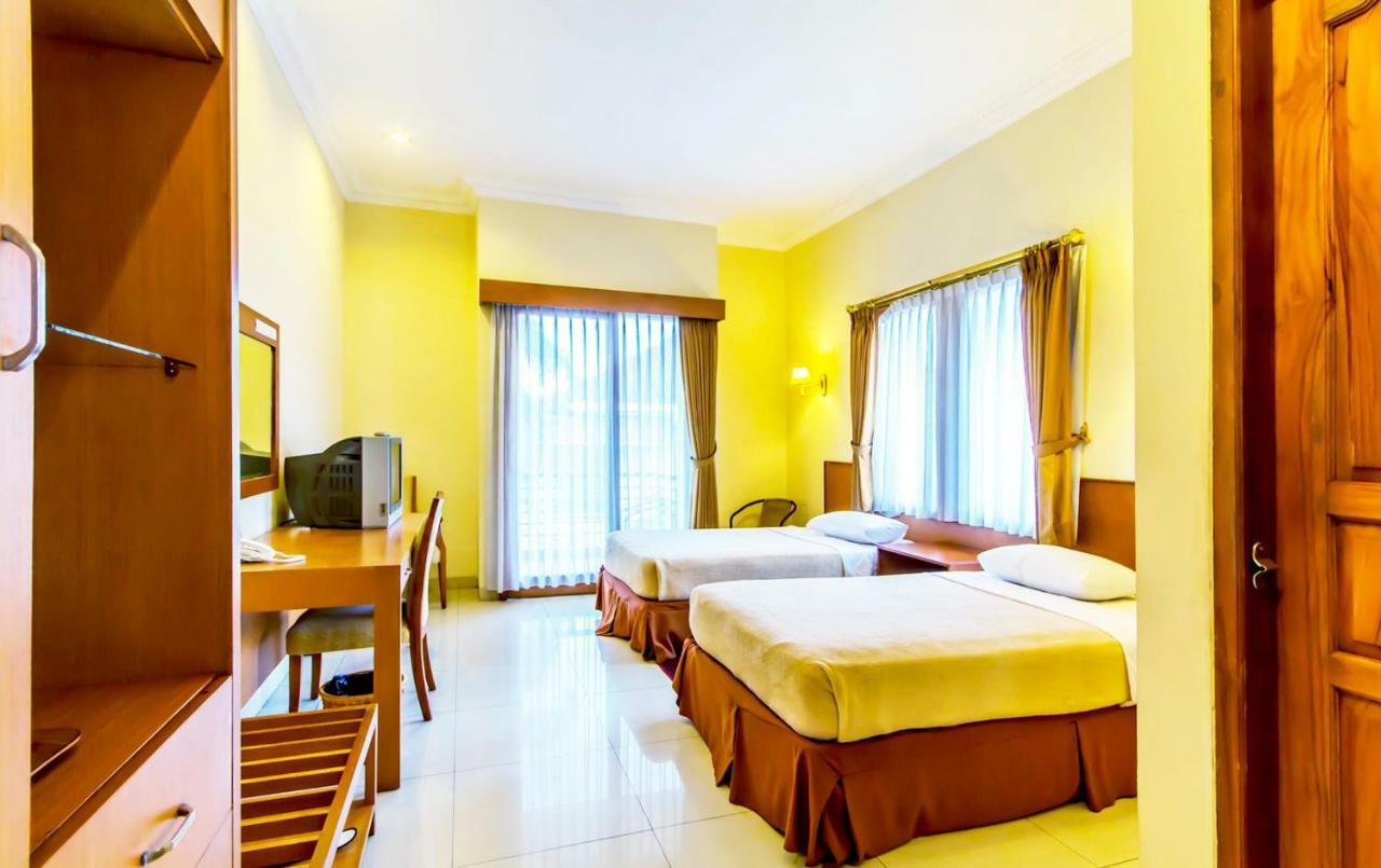 Puri Bernadi Guest House Lembang Eksteriør bilde