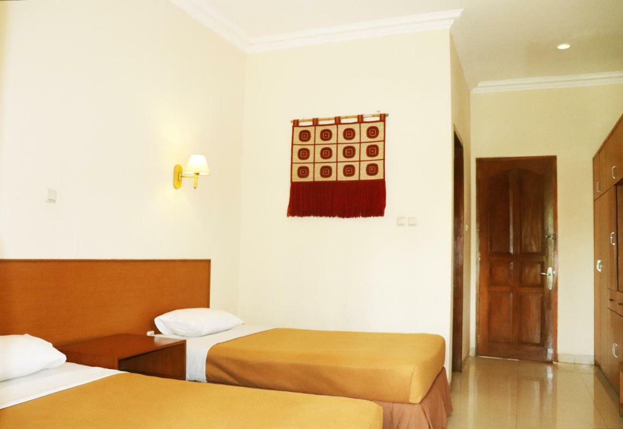 Puri Bernadi Guest House Lembang Eksteriør bilde