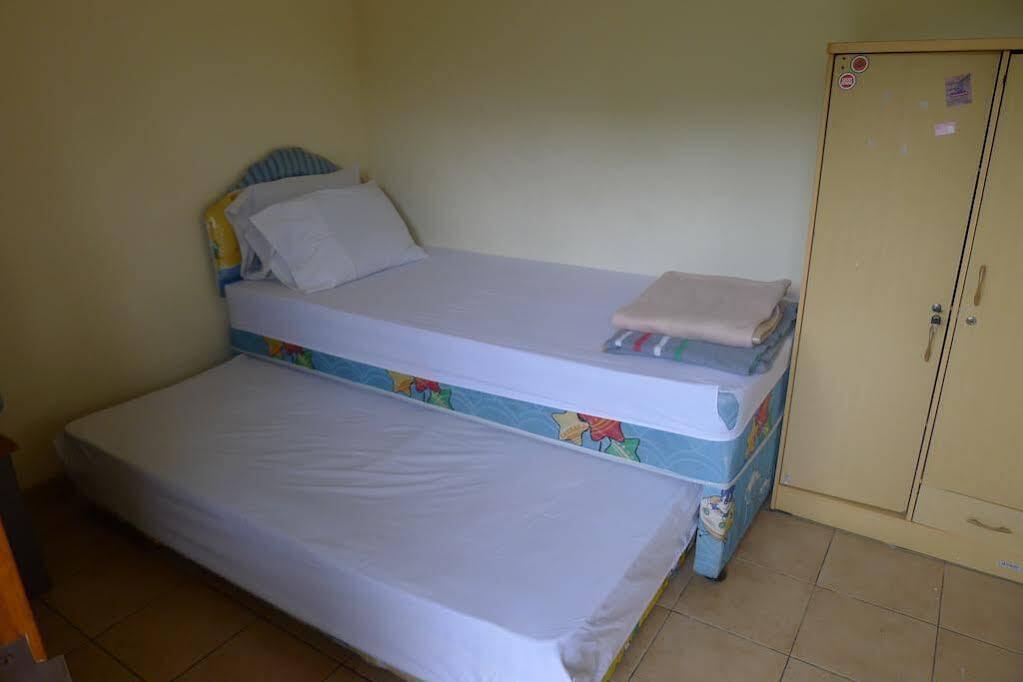 Puri Bernadi Guest House Lembang Eksteriør bilde